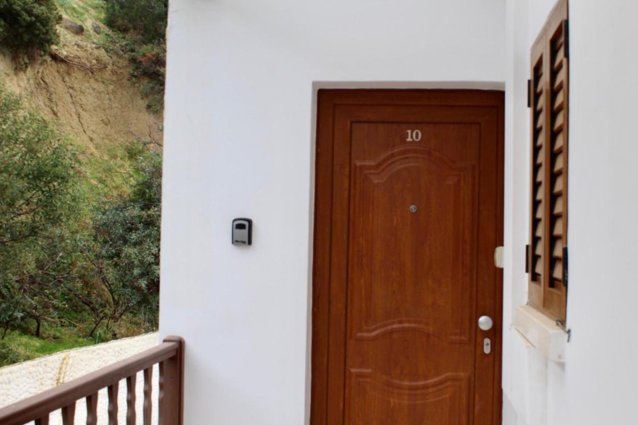 Skeleas 10 Apartman Piszúri Kültér fotó